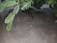 Lot 50 - kerstboom op voet - afbeelding 4 van  4