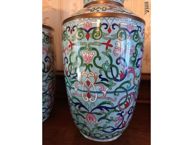 Lot 50 - koppel chinese vazen - afbeelding 2 van  5