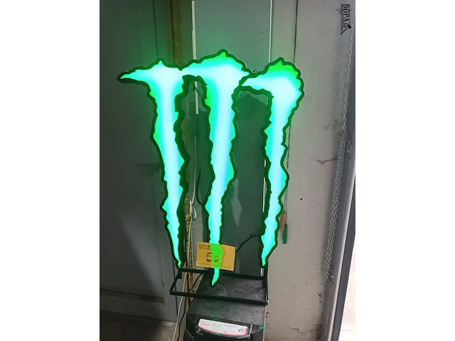 Lot 50 - lichtreclame monster - afbeelding 1 van  3