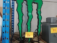 Lot 50 - lichtreclame monster - afbeelding 2 van  3