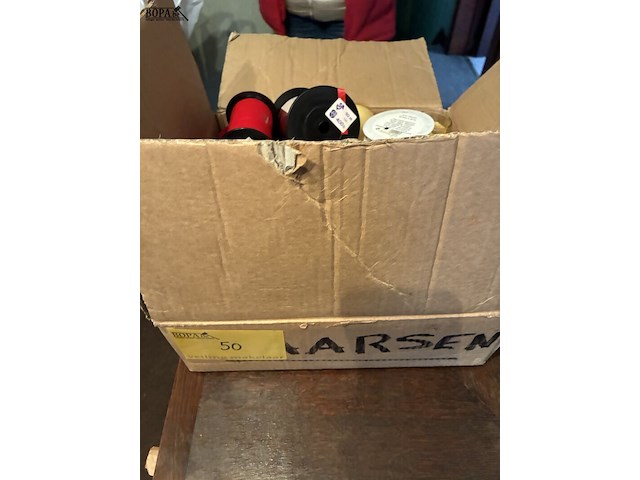 Lot 50 - lot kaarsen - inpaklint - afbeelding 1 van  4