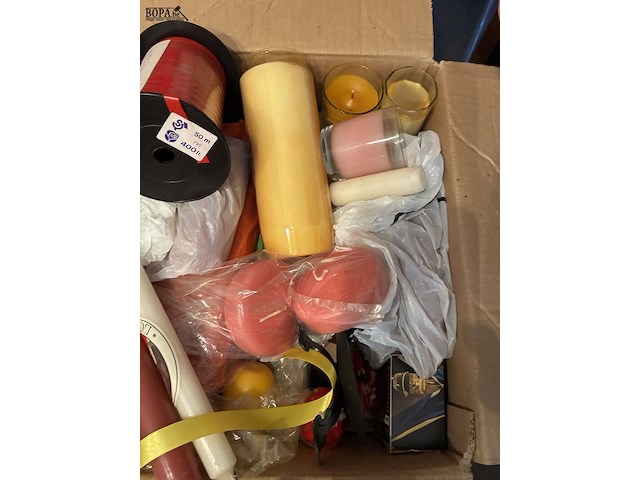 Lot 50 - lot kaarsen - inpaklint - afbeelding 3 van  4