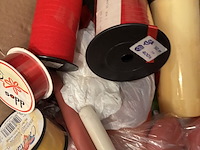 Lot 50 - lot kaarsen - inpaklint - afbeelding 4 van  4