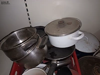 Lot 50 - lot kookpotten en pannen - afbeelding 2 van  3