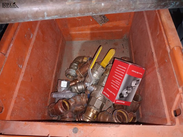 Lot 50 - materiaal voor sanitair - afbeelding 2 van  4