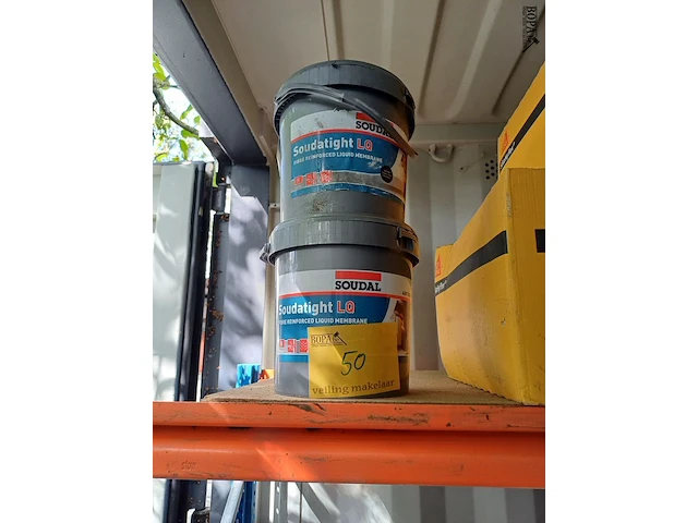 Lot 50 - soudal polymeerpasta - 2 emmers - afbeelding 1 van  2