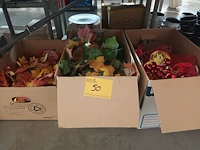 Lot 50 - valentijn- en herfstdecoratie. 3 dozen - afbeelding 1 van  4