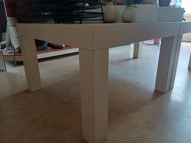 Lot 50 - vierkante tafel - afbeelding 1 van  3