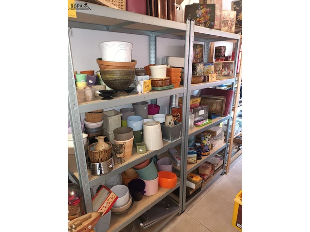 Lot 500 - metalen voorraadrek. 2 stuks - afbeelding 1 van  2