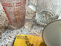 Lot 501 - glazen kannen en trechters, 6 stuks - afbeelding 2 van  2