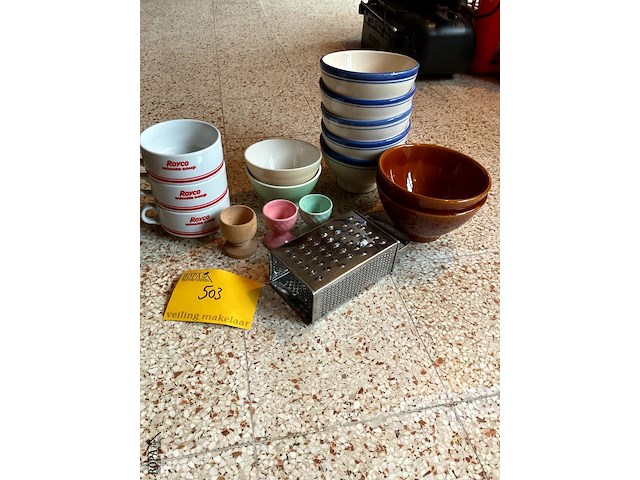 Lot 503 - kommen 12 stuks/dopjes rasp 3 stuks - afbeelding 1 van  3