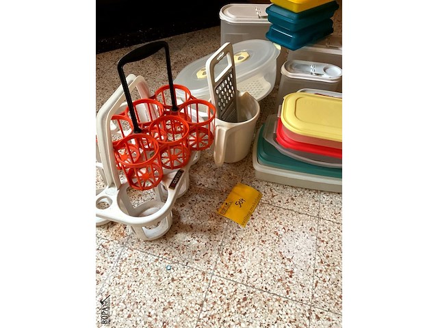 Lot 504 - set plastieken bewaardozen, 14 stuks - afbeelding 2 van  3