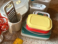 Lot 504 - set plastieken bewaardozen, 14 stuks - afbeelding 3 van  3