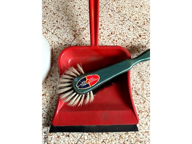 Lot 506 - brabantia afvalemmertje 12 l inhoud met stoffer en blik - afbeelding 3 van  4