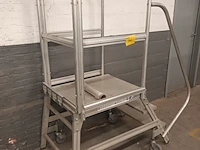Lot 506 - platformtrap - afbeelding 2 van  4