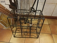 Lot 508 - smeedijzer, mand, kapelletje. 9 stuks - afbeelding 3 van  5