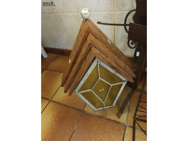 Lot 508 - smeedijzer, mand, kapelletje. 9 stuks - afbeelding 4 van  5