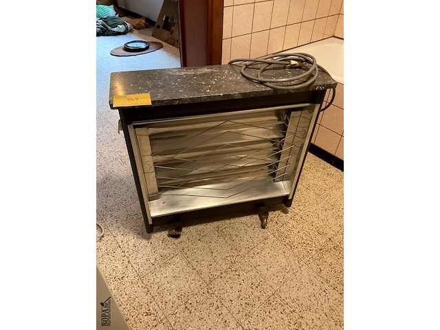 Lot 508 - verwarmingsradiator electrisch - afbeelding 1 van  5