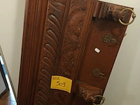 Lot 509 - houten mechelse kapstok - afbeelding 1 van  5