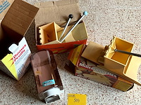 Lot 509 - toestel millecroquettes met reserve onderdelen en papierdisp - afbeelding 1 van  2