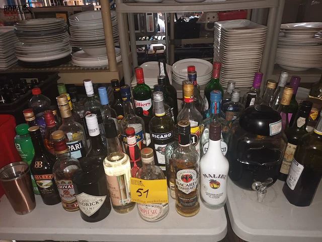 Lot 51 - aangebroken flessen alcoholische drank - afbeelding 1 van  3
