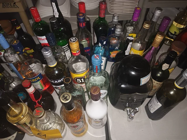 Lot 51 - aangebroken flessen alcoholische drank - afbeelding 3 van  3