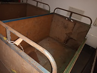 Lot 51 - fabriekskar - afbeelding 2 van  3