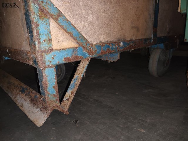 Lot 51 - fabriekskar - afbeelding 3 van  3