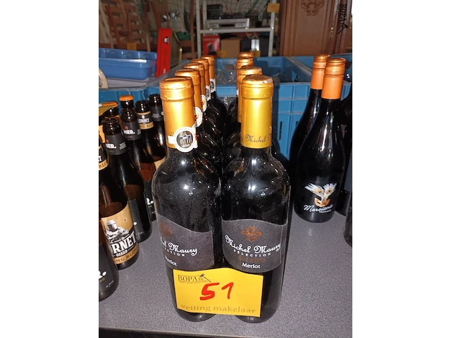 Lot 51 - flessen merlot michel maury. 9 stuks - afbeelding 1 van  3