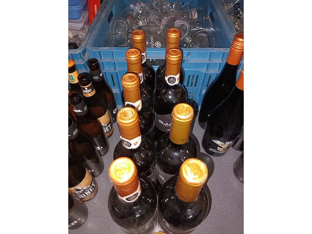 Lot 51 - flessen merlot michel maury. 9 stuks - afbeelding 3 van  3