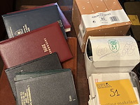 Lot 51 - lot papier en boekjes, bureaugerief - afbeelding 1 van  2