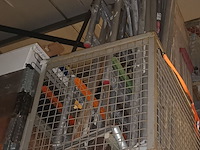 Lot 51 - metalen buizenstelling - afbeelding 1 van  2