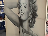 Lot 51 - paravan marilyn monroe en audry hepburn - afbeelding 1 van  2