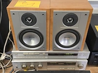 Lot 51 - phillips amplefier, tuner en luidsprekers - afbeelding 1 van  5