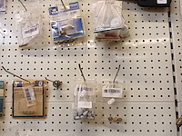 Lot 51 - wisselstukken en joints - afbeelding 2 van  7