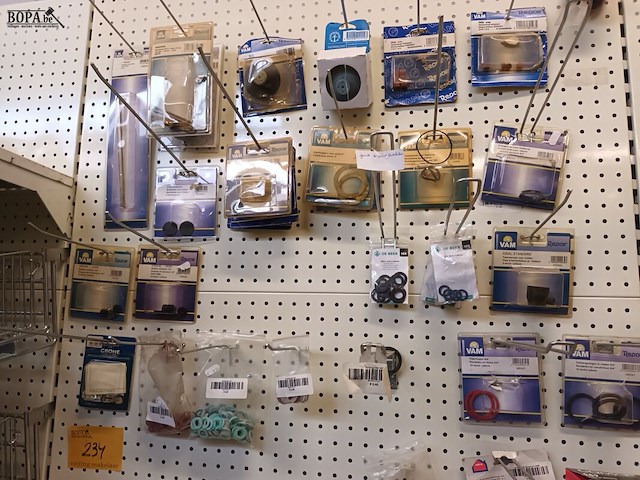 Lot 51 - wisselstukken en joints - afbeelding 5 van  7