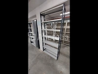 Lot 51 meter lopende stevige metalen rekken - afbeelding 9 van  32