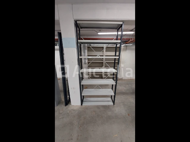 Lot 51 meter lopende stevige metalen rekken - afbeelding 13 van  32