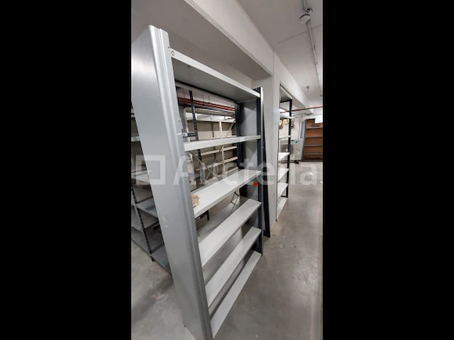 Lot 51 meter lopende stevige metalen rekken - afbeelding 20 van  32