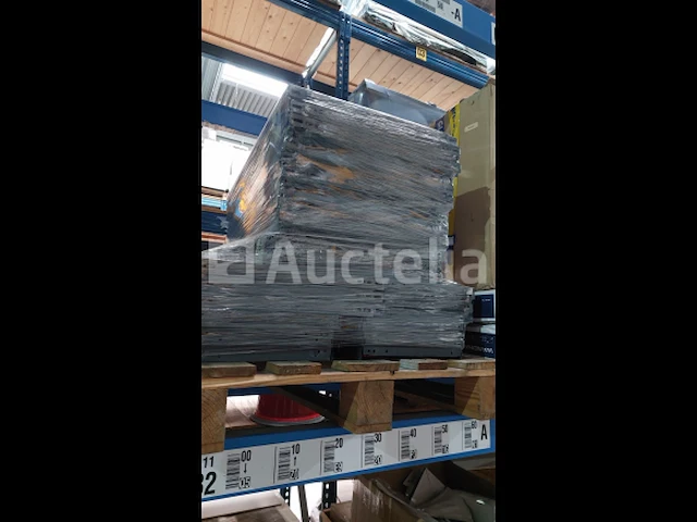 Lot 51 meter lopende stevige metalen rekken - afbeelding 21 van  32