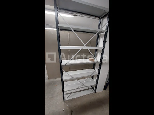 Lot 51 meter lopende stevige metalen rekken - afbeelding 22 van  32