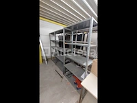Lot 51 meter lopende stevige metalen rekken - afbeelding 24 van  32