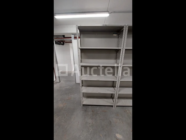 Lot 51 meter lopende stevige metalen rekken - afbeelding 23 van  32