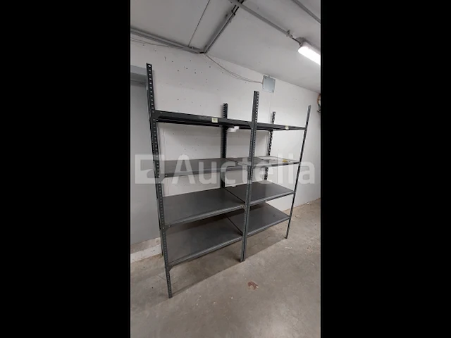 Lot 51 meter lopende stevige metalen rekken - afbeelding 31 van  32
