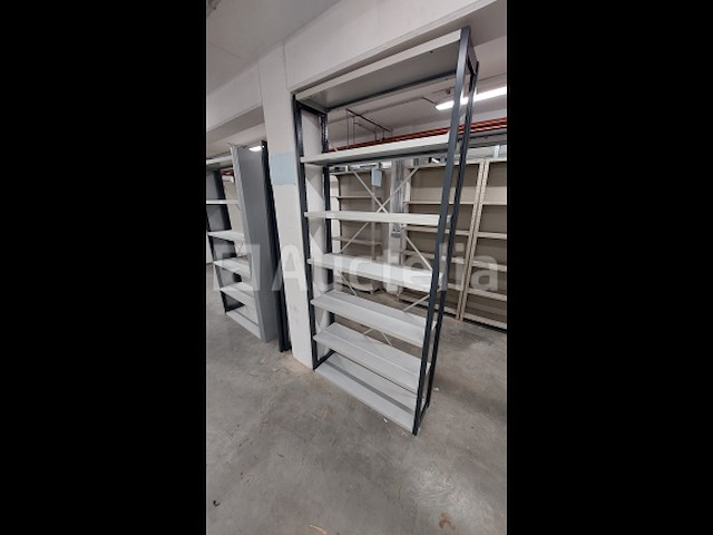 Lot 51 meter lopende stevige metalen rekken - afbeelding 19 van  32