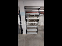 Lot 51 meter lopende stevige metalen rekken - afbeelding 24 van  32