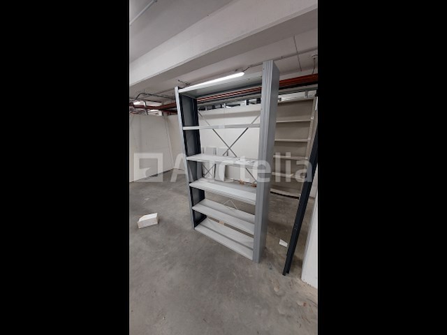 Lot 51 meter lopende stevige metalen rekken - afbeelding 27 van  32