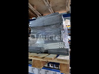 Lot 51 meter lopende stevige metalen rekken - afbeelding 30 van  32