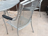 Lot 510 - metalen tuintafel en stoelen. 5 stuks - afbeelding 3 van  7