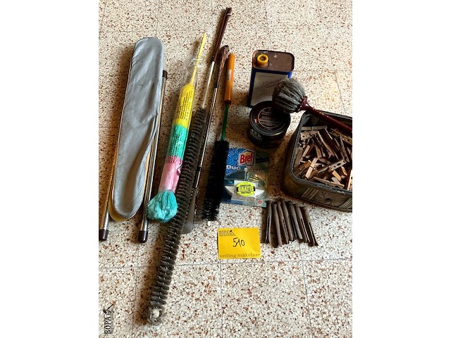 Lot 510 - poetsgerei onderhoud - afbeelding 2 van  5